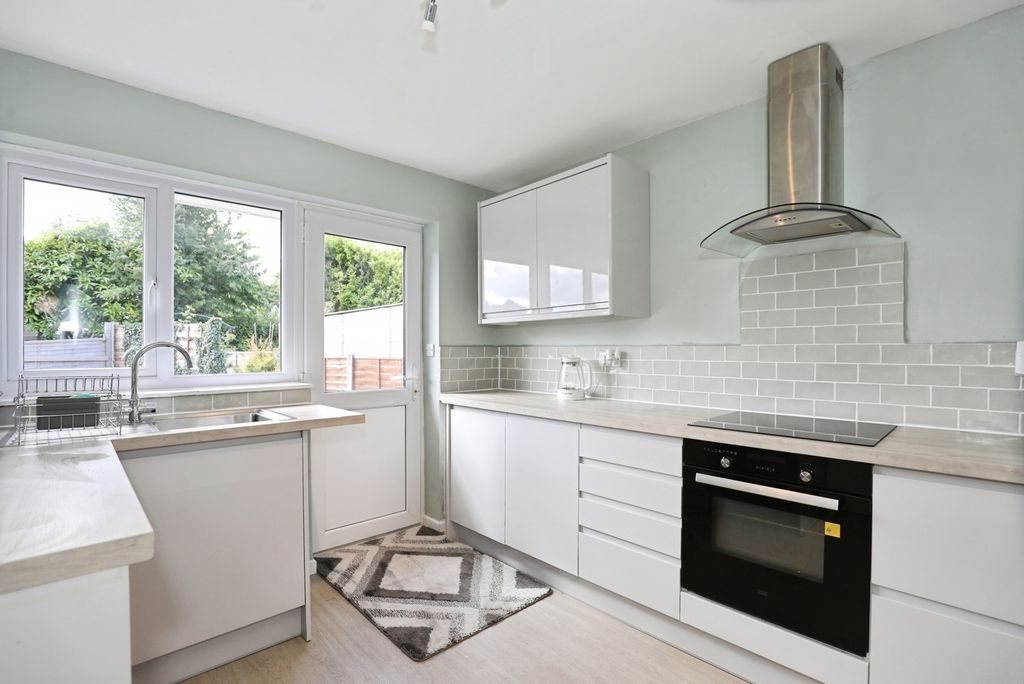 Property photo 3 of 25 Pbox-Img.Jpg