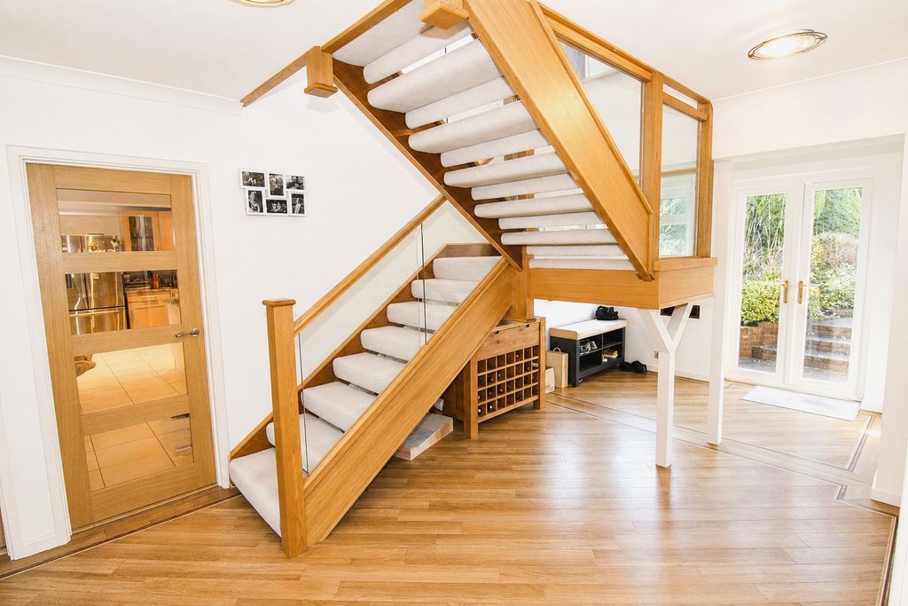 Additional image 11 of 5 bed detached house for saleCourt Hill, Chipstead, Coulsdon CR5