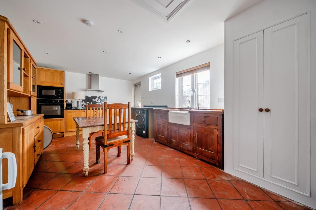 Property photo 2 of 17 Kitchen