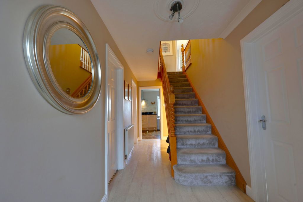 Property photo 2 of 52