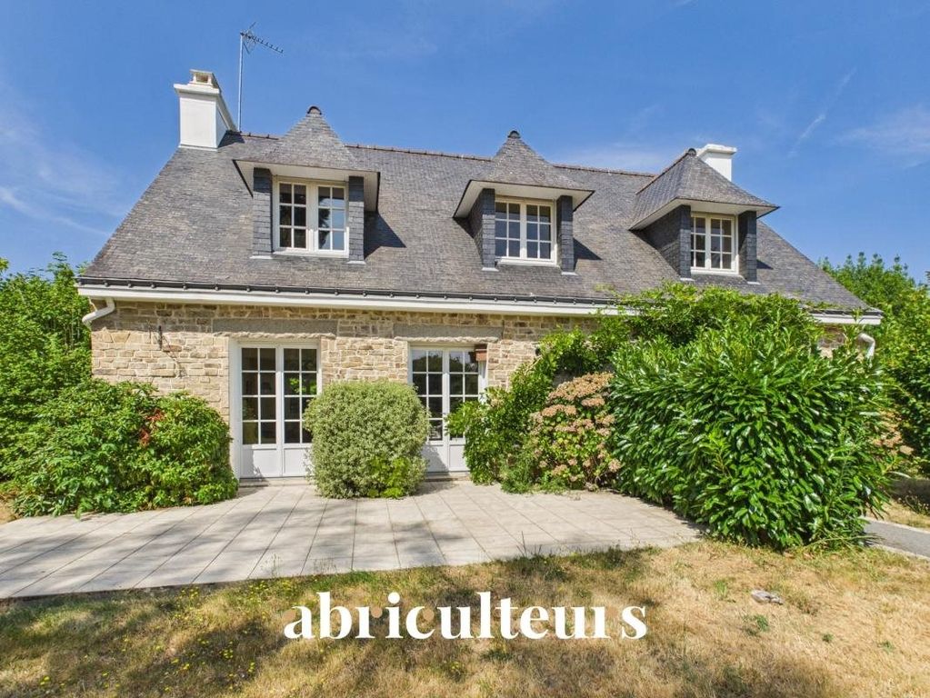 Property photo 1 of 27 Beautiful 160 m² Family Home On A Large Tree-Lined Plot In The North Of Vannes – Teninio Highly Sought-After Neighborhood
