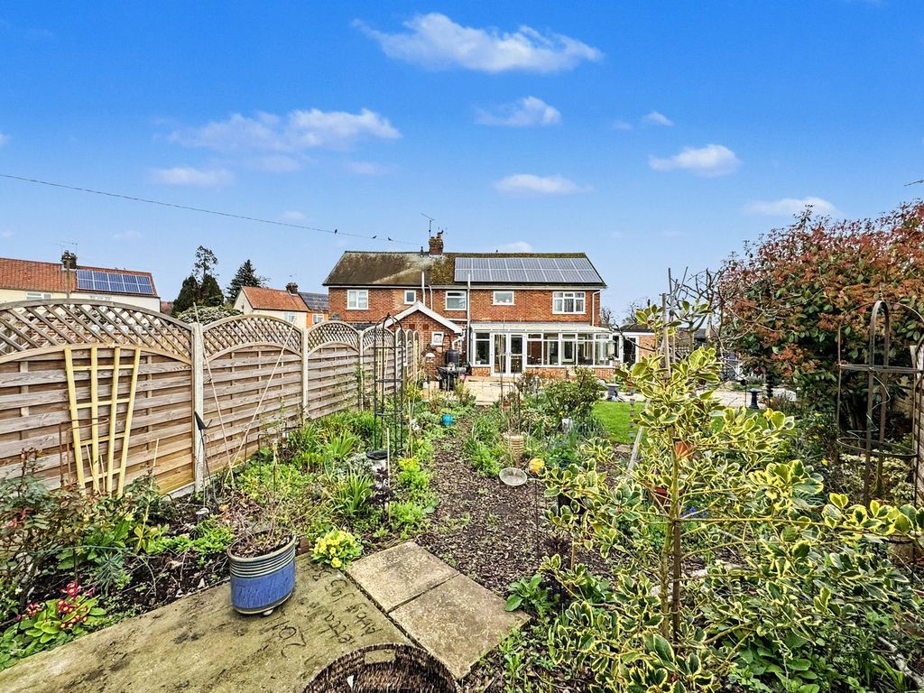 Property photo 2 of 33