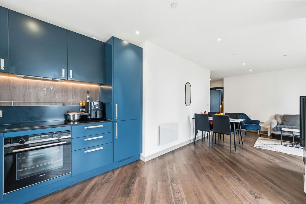 Property photo 2 of 11 Image