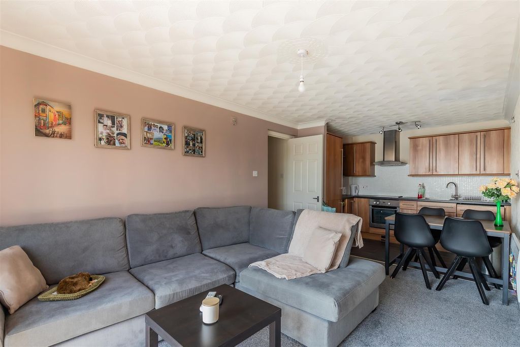 Property photo 2 of 16 2Bc9Wfzoikcdskba30Rumw.Jpg