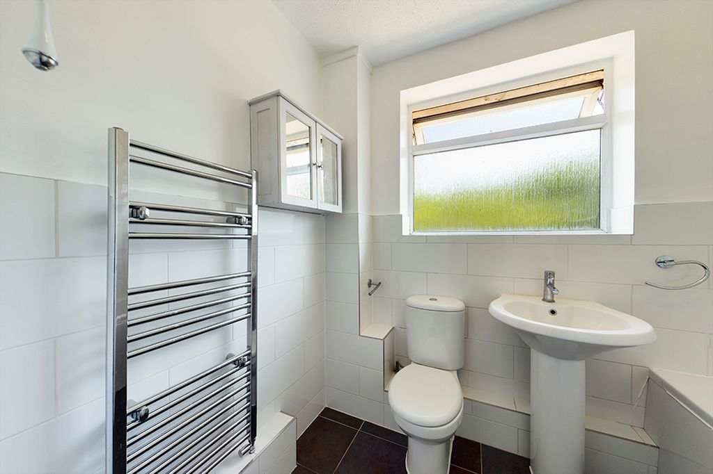 Property photo 3 of 13 Family Bathroom