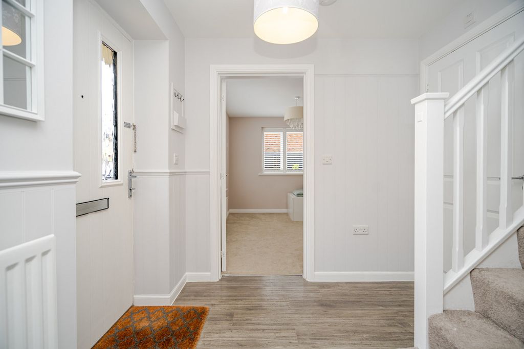 Property photo 2 of 25