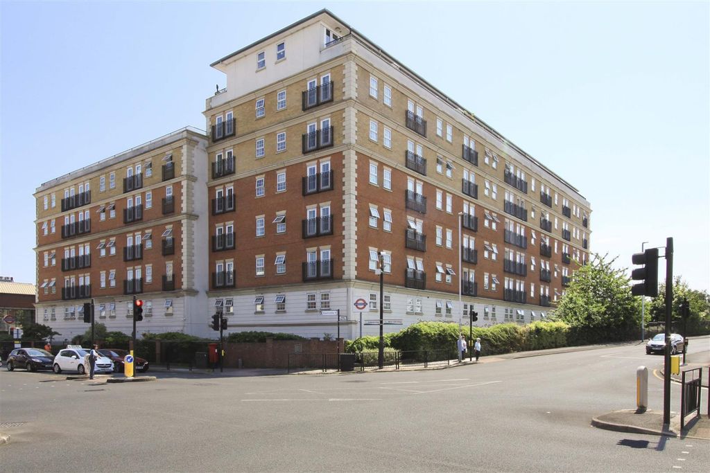 Property photo 1 of 12