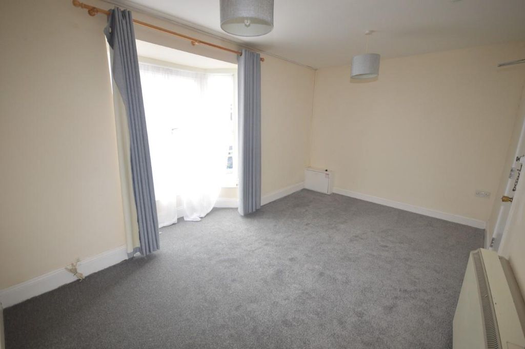 Property photo 2 of 6 Dsc_0038 (Medium).Jpg