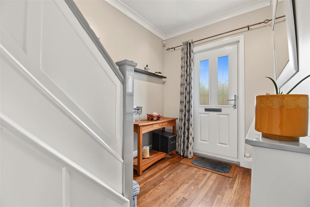 Property photo 3 of 28 Entrance Hallway