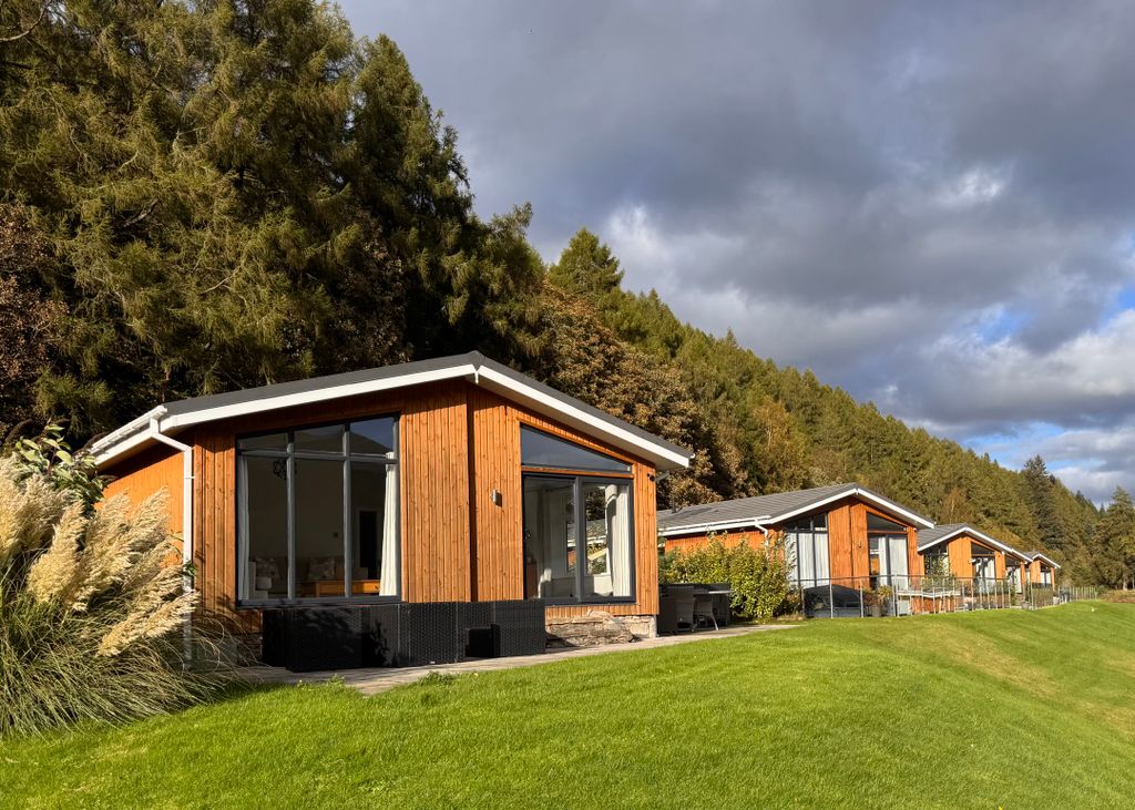 Property photo 2 of 50