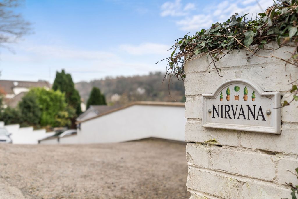 Property photo 3 of 39