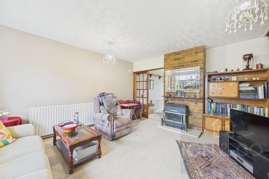 Property photo 2 of 14