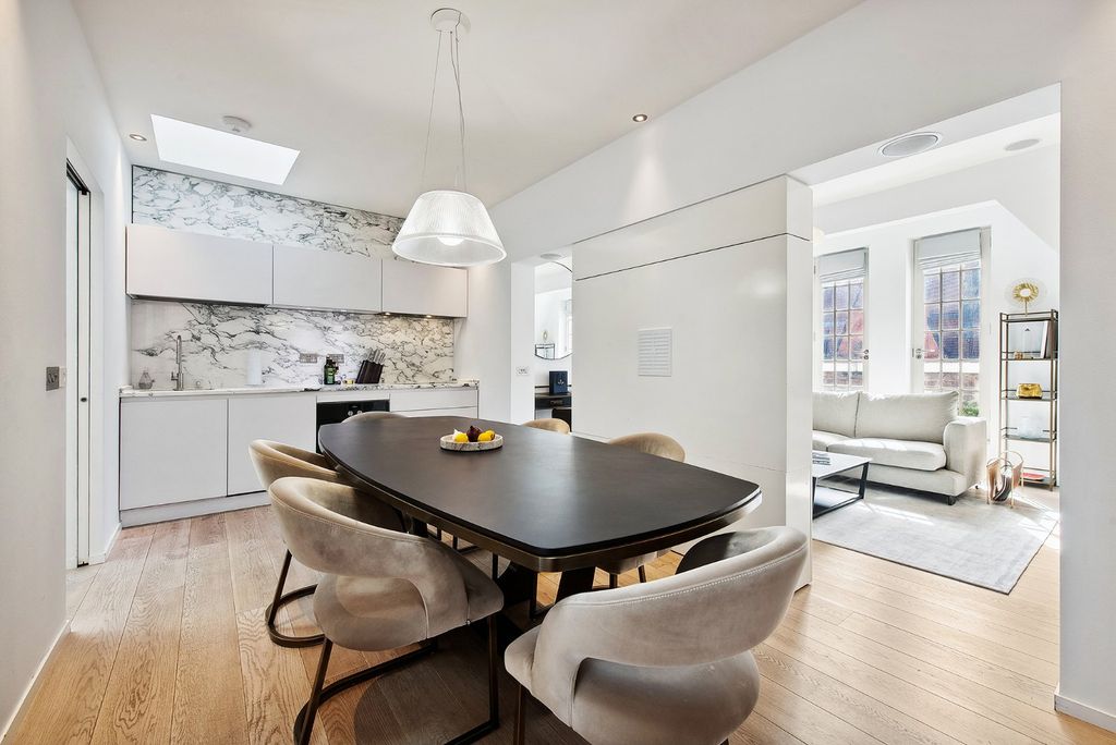 Property photo 2 of 7 Dining Room