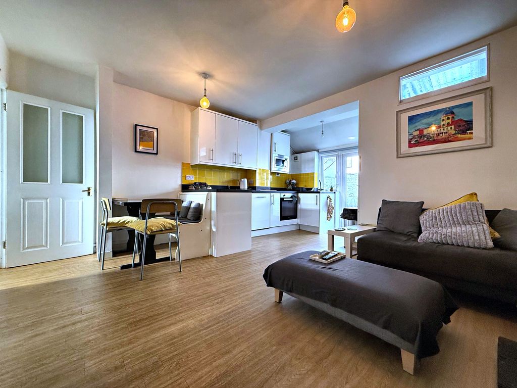 Property photo 2 of 14 Living Room