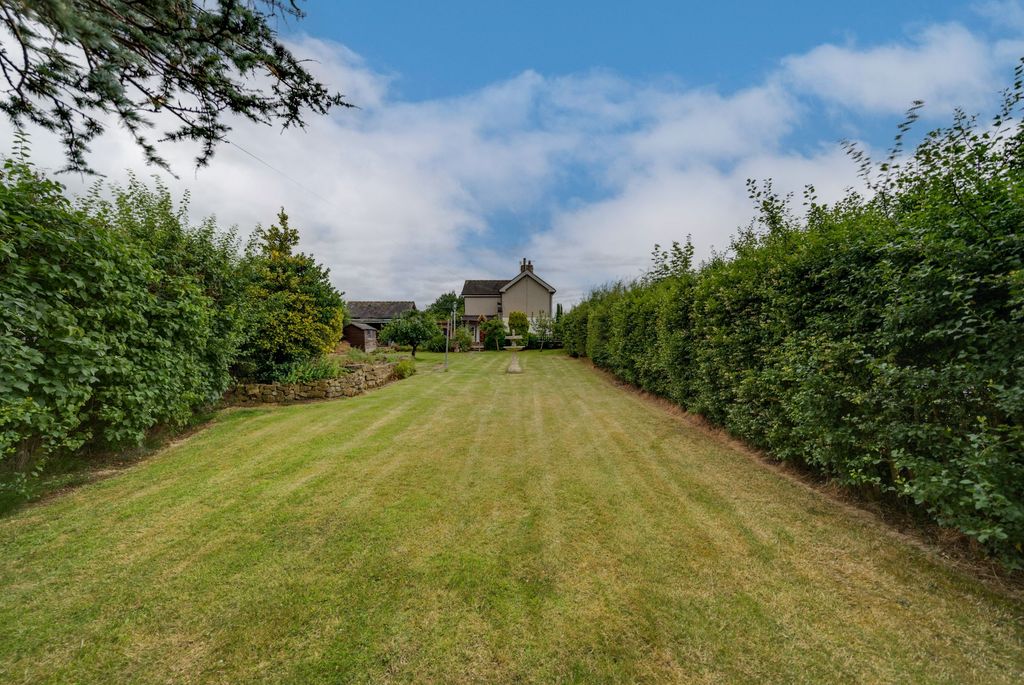 Property photo 1 of 37