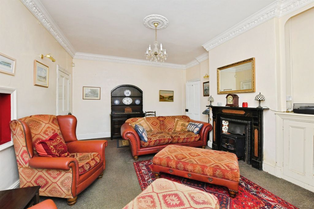 Property photo 2 of 31