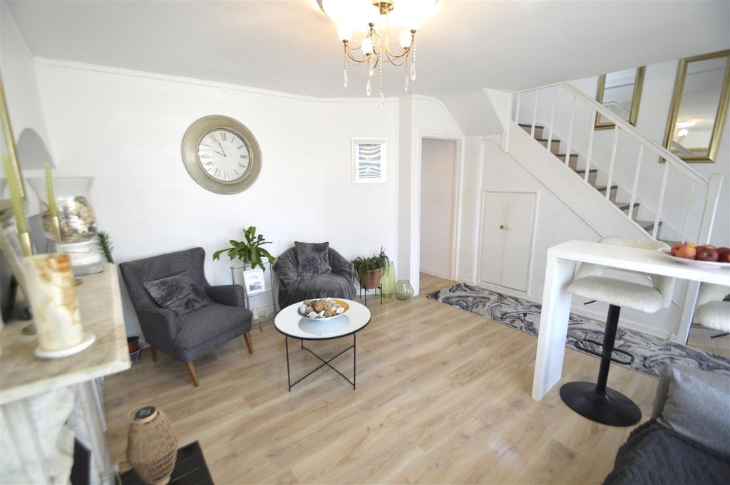 Additional image 5 of 3 bed semi-detached house for saleStudley Road, Dagenham RM9