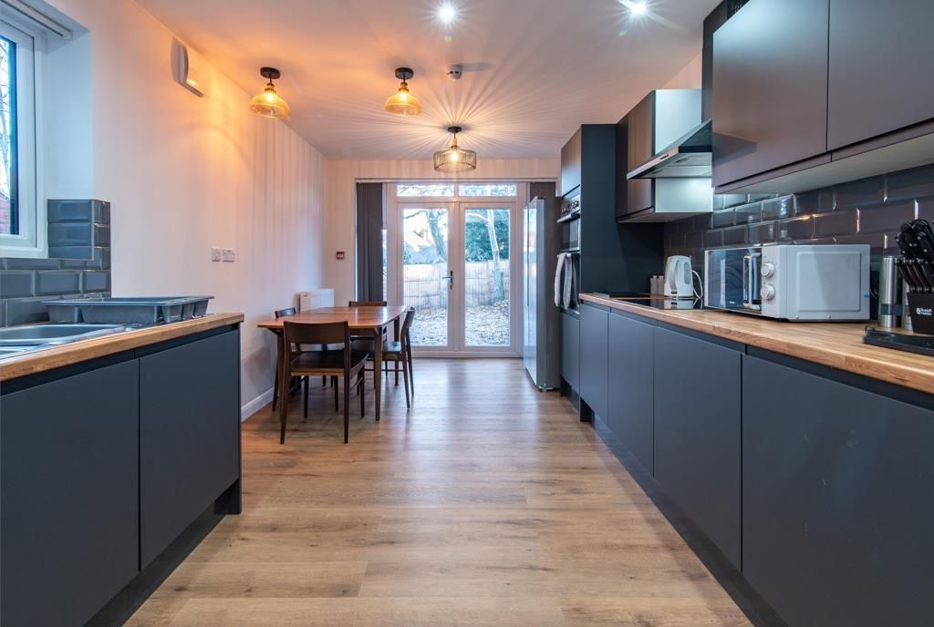 Property photo 2 of 14 101 Notts Rd Kitchen-5.Jpg
