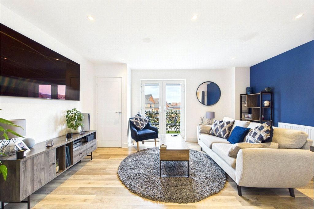 Property photo 2 of 10 Lounge