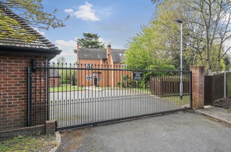 Property photo 2 of 9