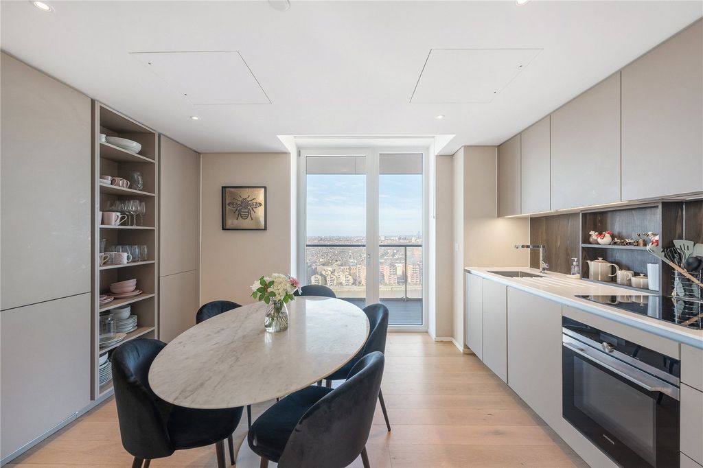 Property photo 3 of 38 Picture No. 17