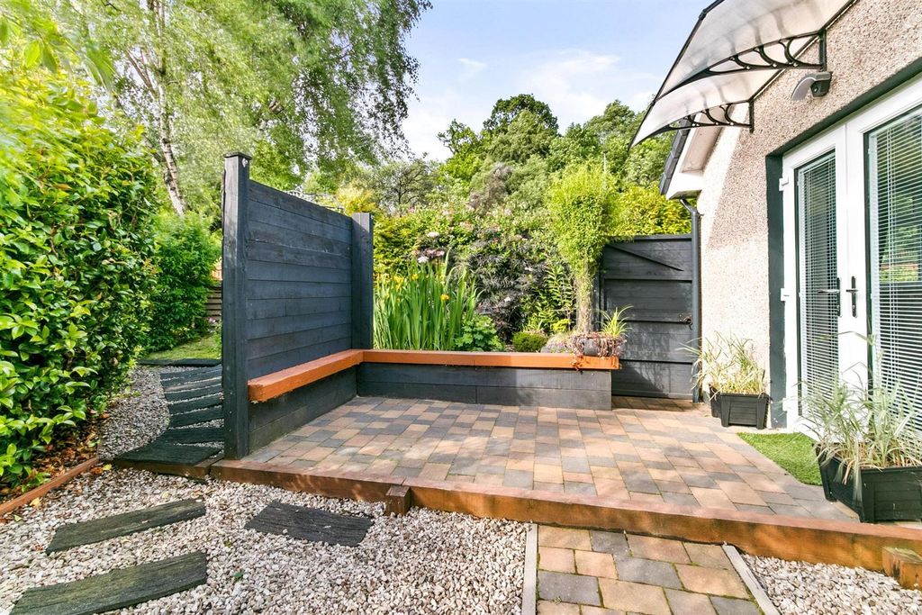 Property photo 3 of 23