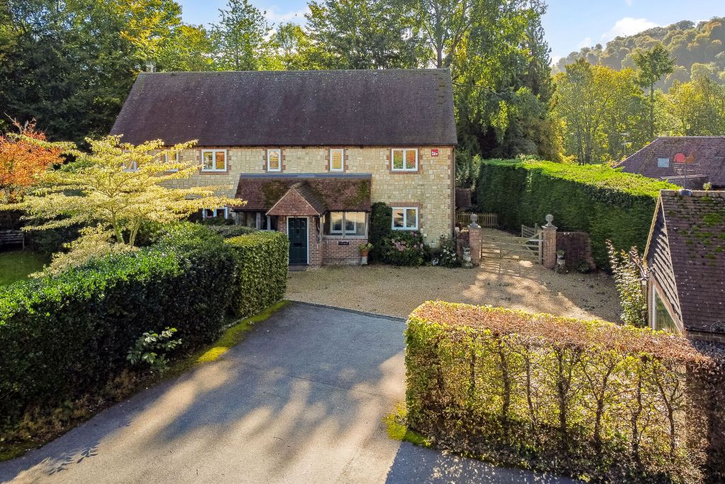 Property photo 1 of 20