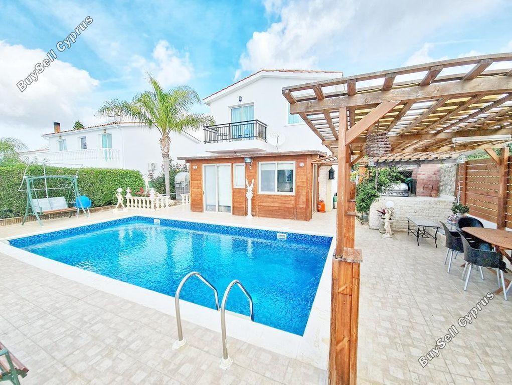 Property photo 2 of 50