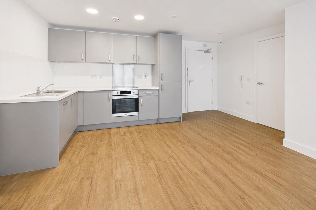 Property photo 2 of 15 Kitchen