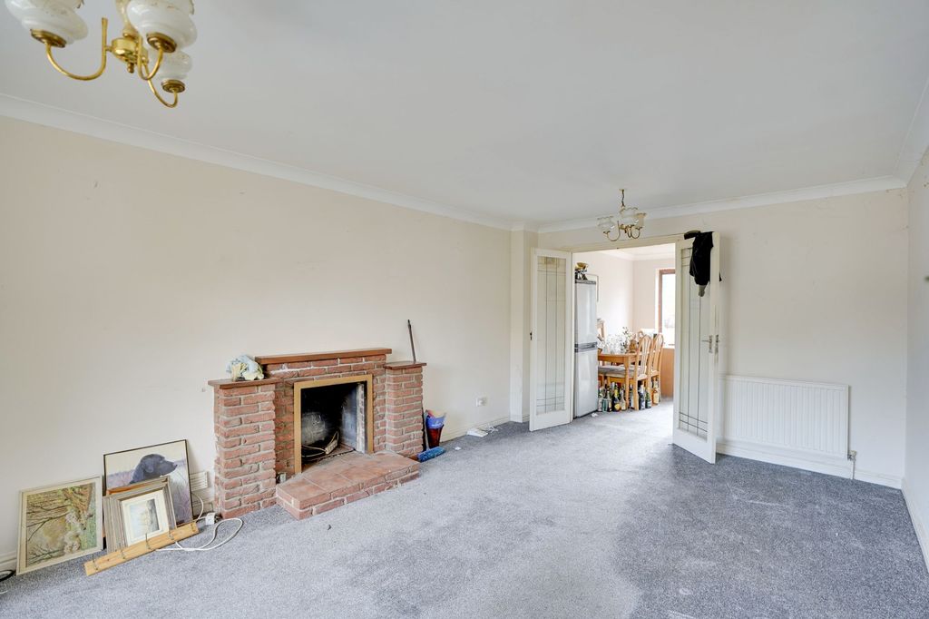 Property photo 3 of 8