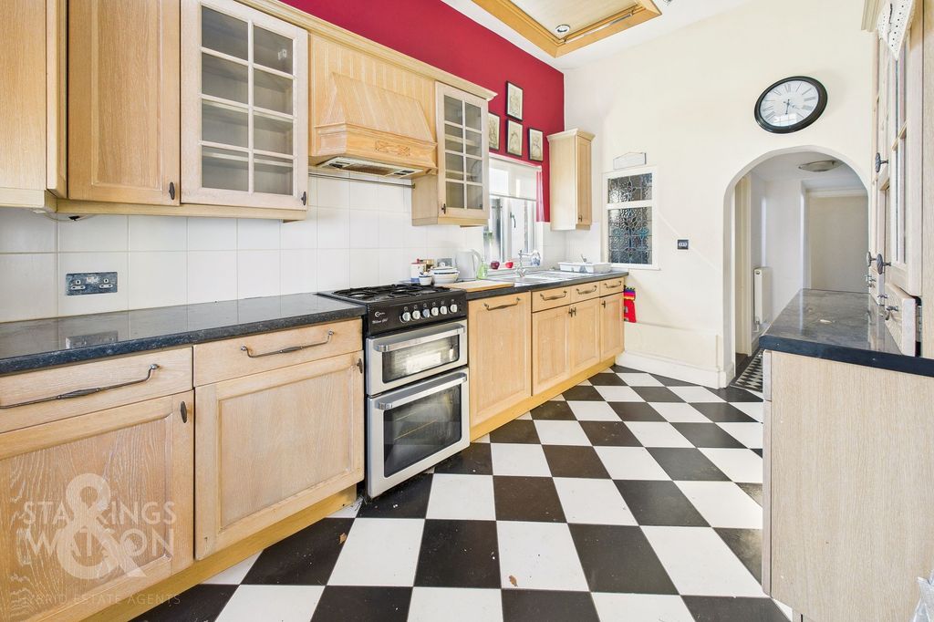 Property photo 3 of 22