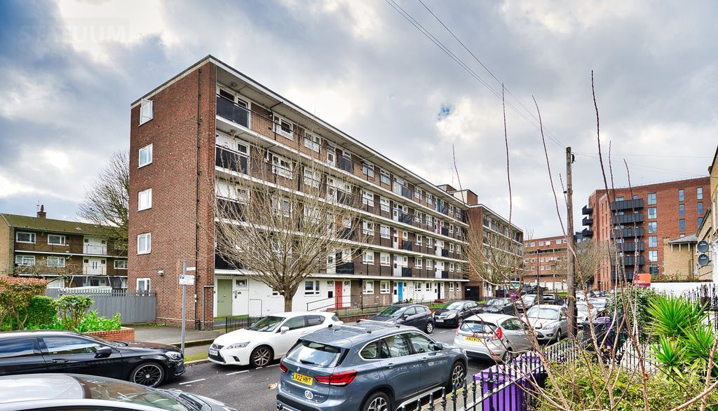 Property photo 1 of 12