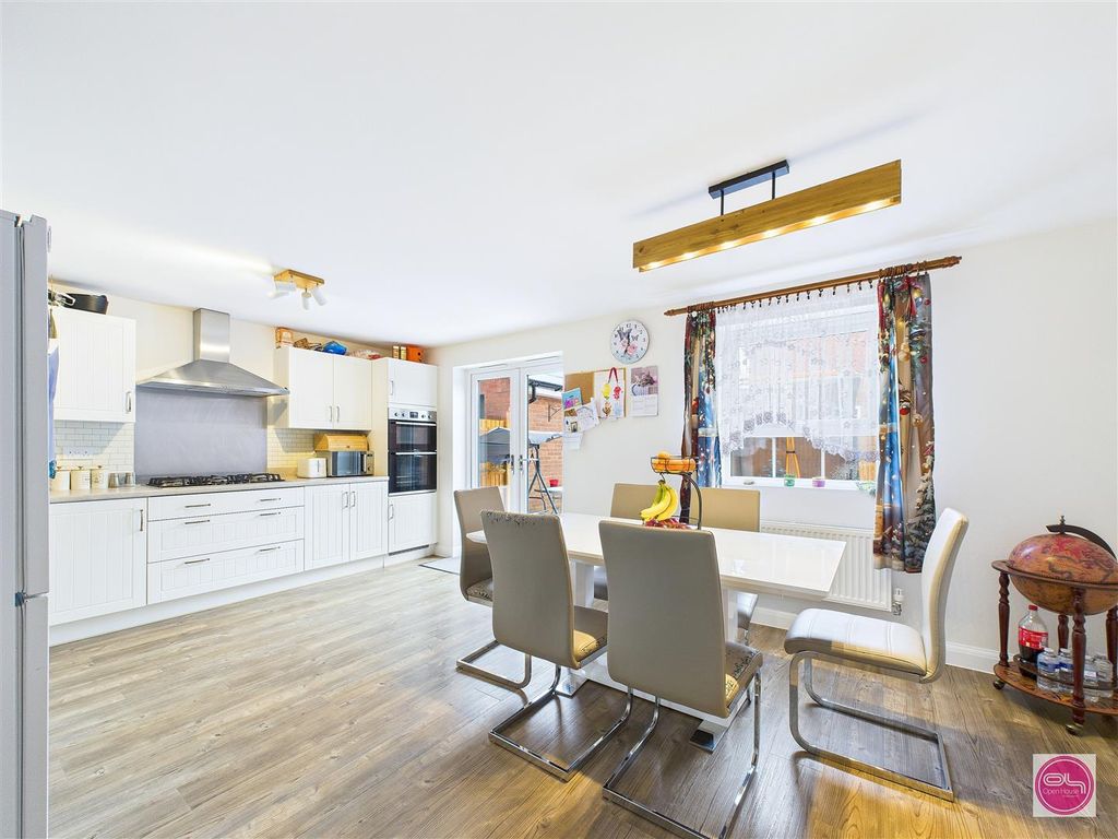 Property photo 1 of 29 Galloway Road, Drakelow (9).Jpg