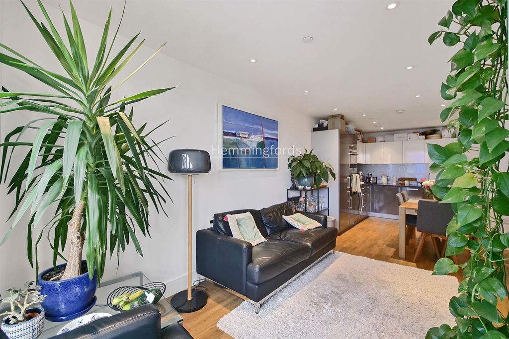 Property photo 1 of 16 02-21Aap4062149 (1)-Medium.Jpg