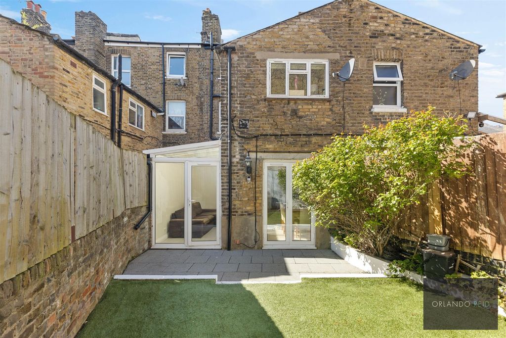 Property photo 1 of 8 Flat A, 101 Dalyell Road Sw9 9Ut-2.Jpg