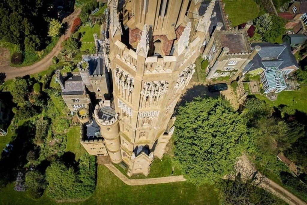 Property photo 2 of 30 Front