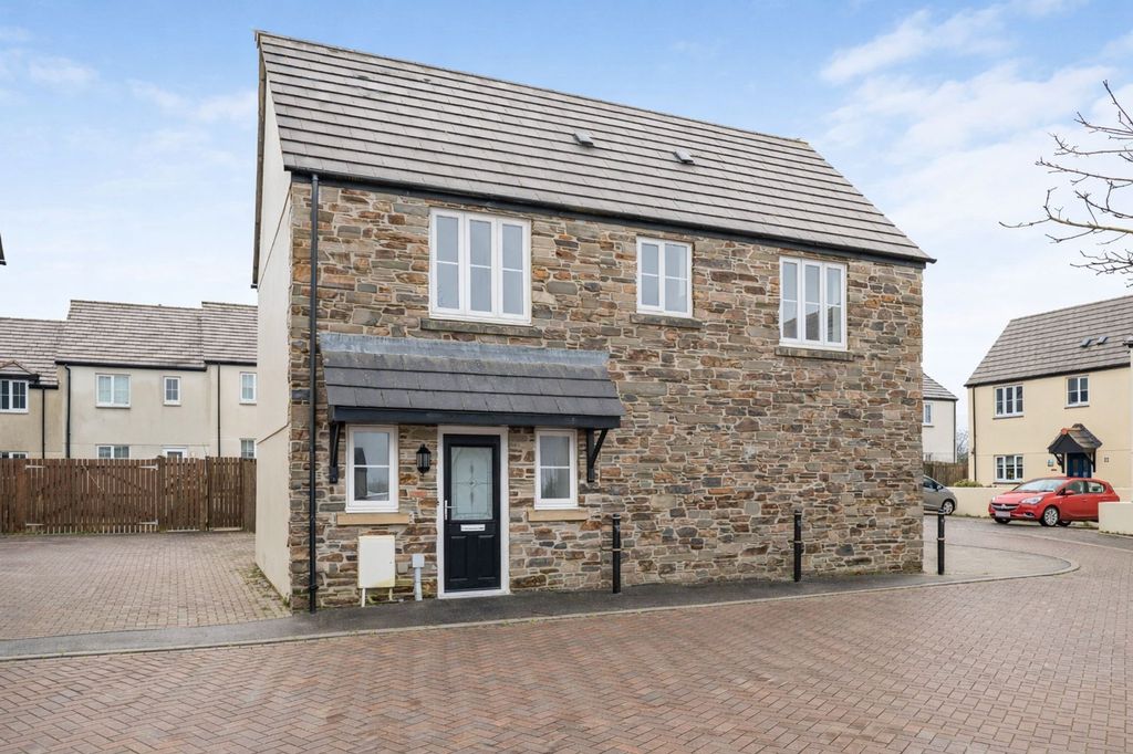 Property photo 2 of 18