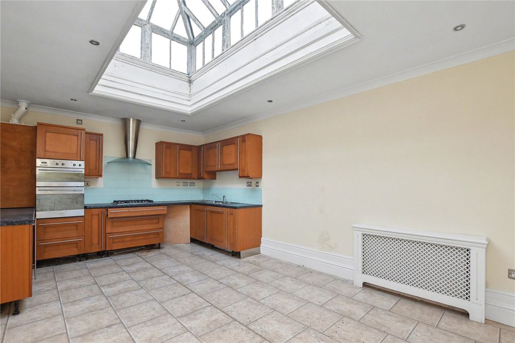 Property photo 3 of 14 Picture No. 06