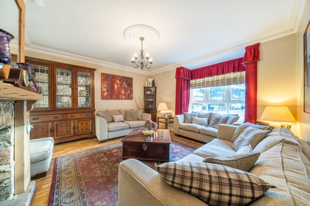 Property photo 2 of 58 Picture No. 23