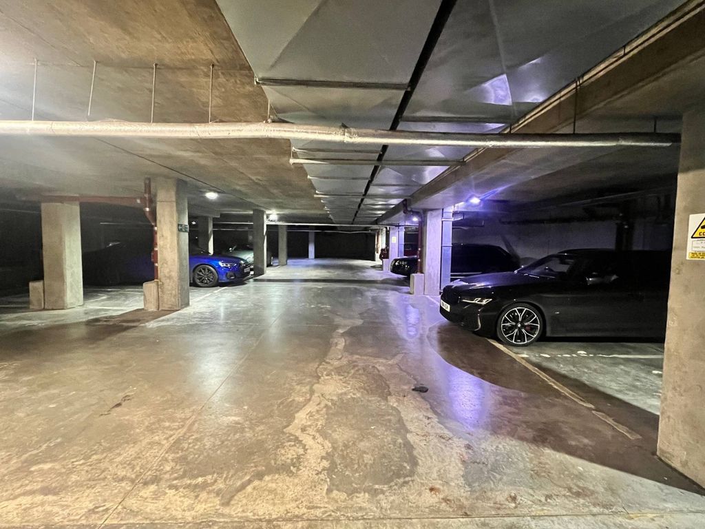 Property photo 3 of 6