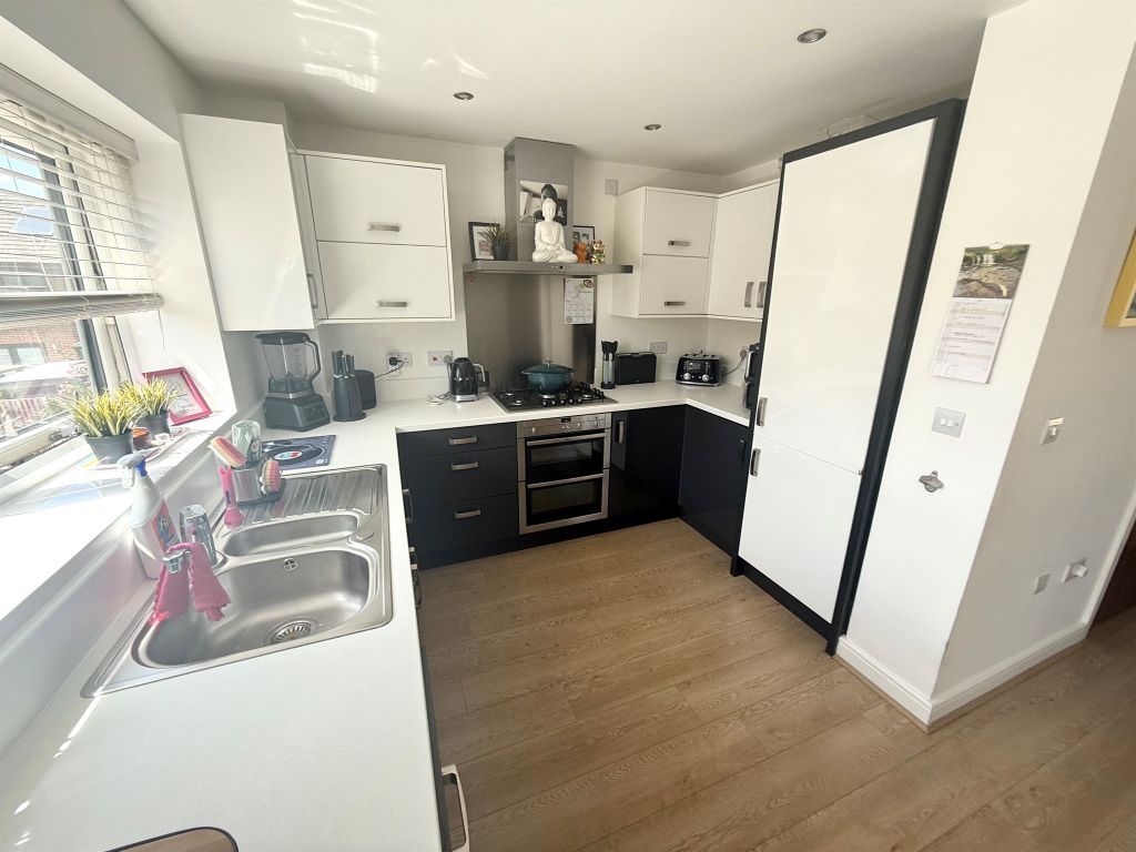 Property photo 2 of 17