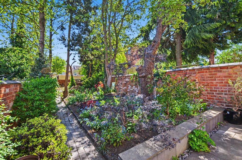 Property photo 2 of 20 Rear Garden