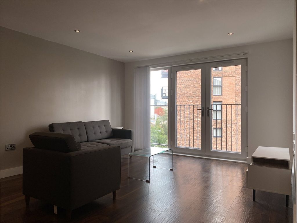 Property photo 3 of 8 Picture No. 02