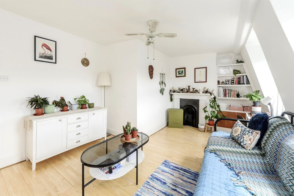 Property photo 1 of 4 (Main)