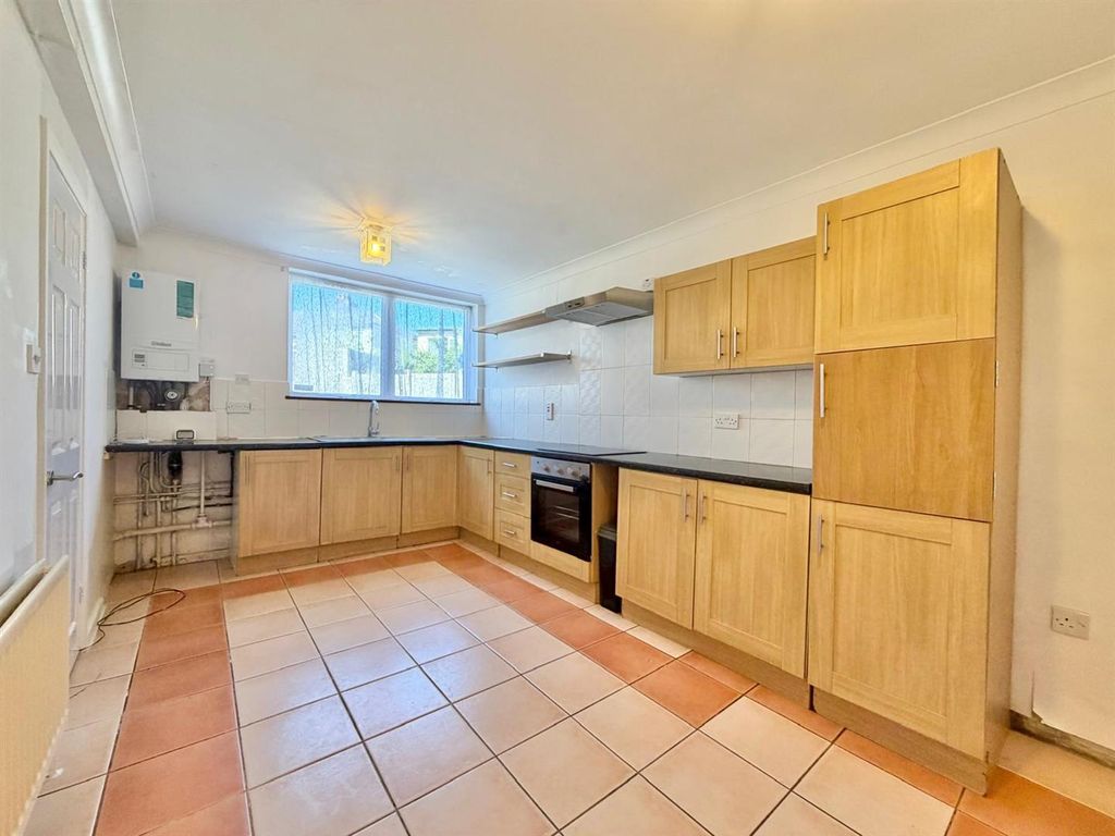 Property photo 3 of 12 Davidson Frost-Wellings, Dfw, Cooks Mead, Kitchen.