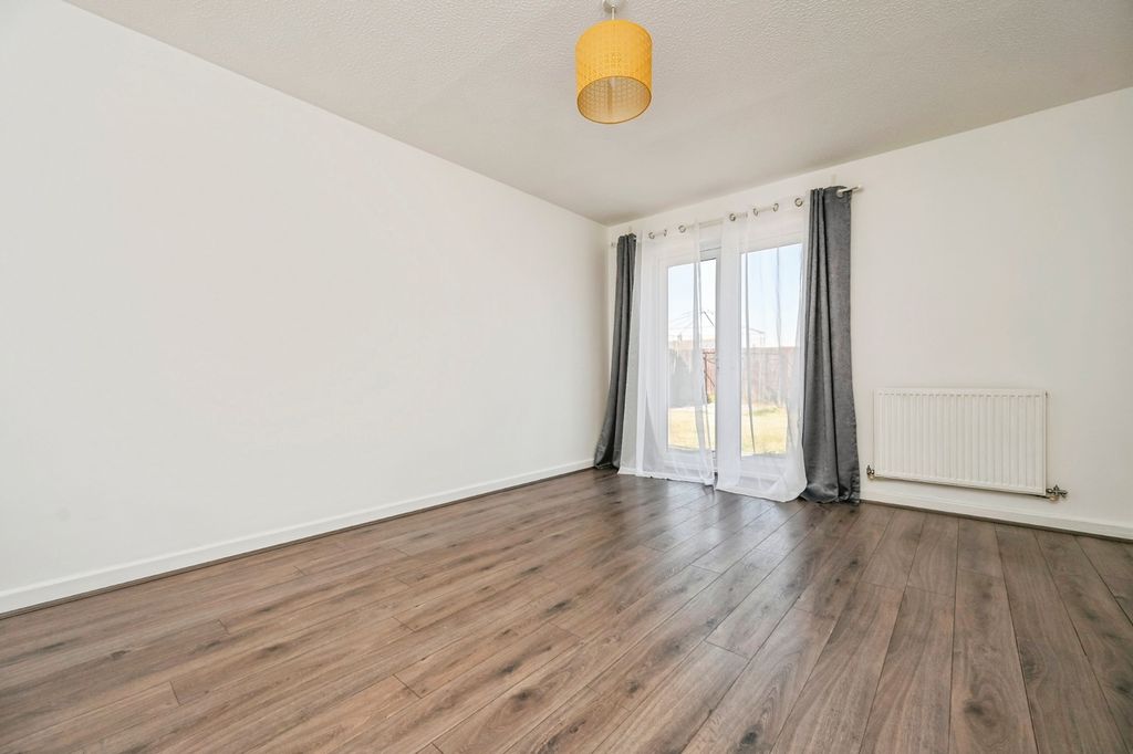 Property photo 3 of 17 Pbox-Img.Jpg