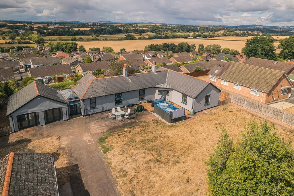 Property photo 1 of 26 Picture No. 28