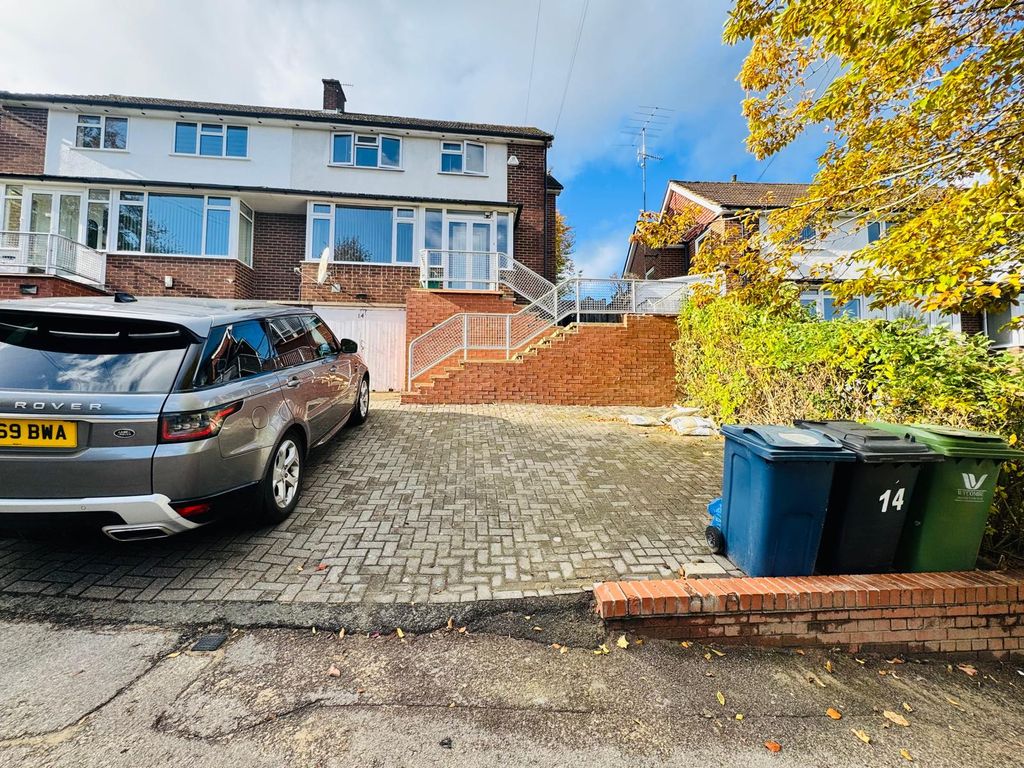Property photo 2 of 21