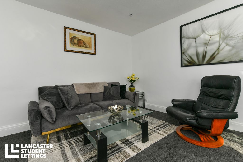 Property photo 2 of 23 Property Photo