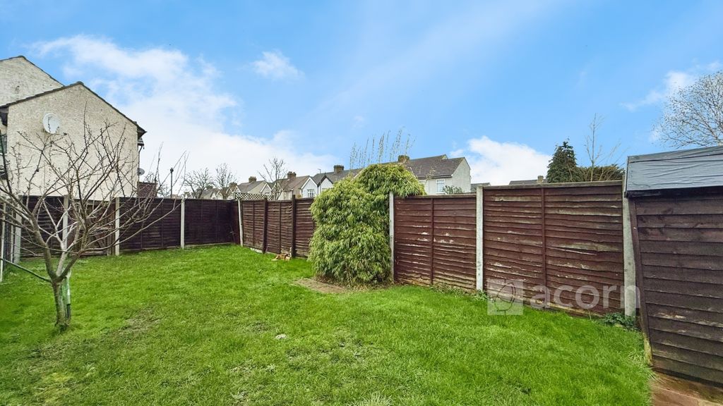 Property photo 3 of 11 0E99258c-4-489E-9...